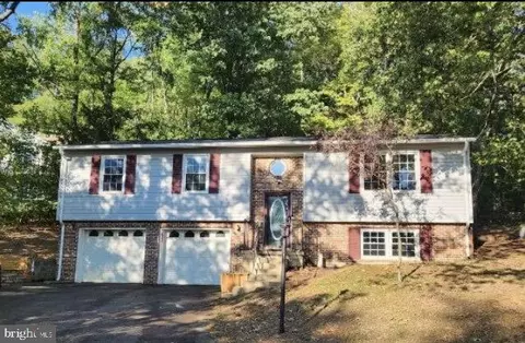 17989 Possum Point Rd, Dumfries, VA 22026