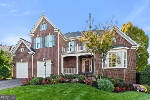 8318 Hancock Ct, Gainesville, VA 20155