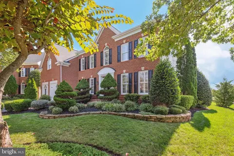 5497 Sherman Oaks Ct, Haymarket, VA 20169
