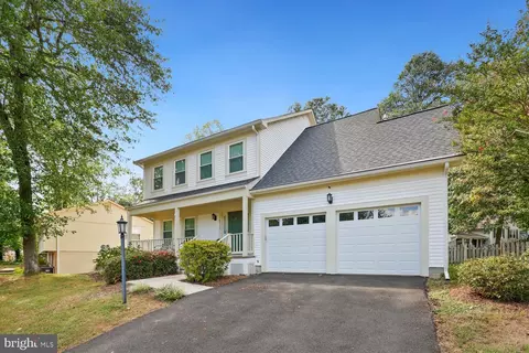 16112 Edgewood Dr, Dumfries, VA 22025