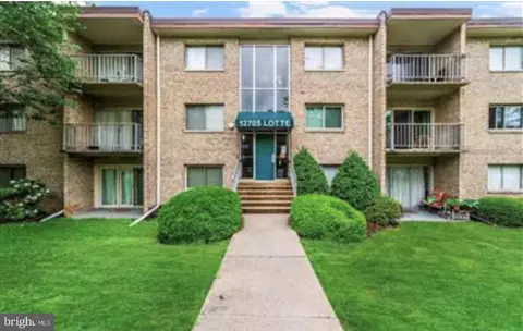 12705 Lotte Dr #301, Woodbridge, VA 22192