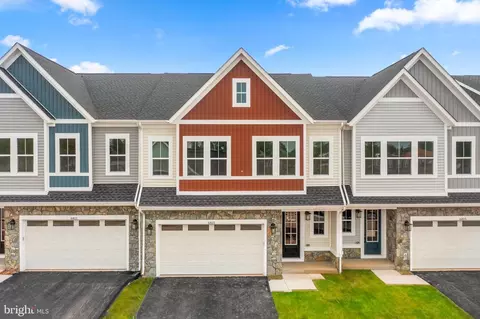 6803 Autumn Harvest Trl, Gainesville, VA 20155