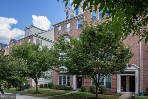 15169 Leicestershire St, Woodbridge, VA 22191