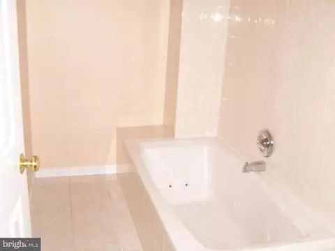 7400 Emerald Dr, Manassas, VA 20109 photo 9