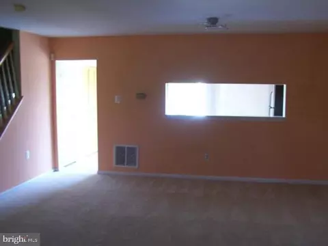 7400 Emerald Dr, Manassas, VA 20109 photo 4