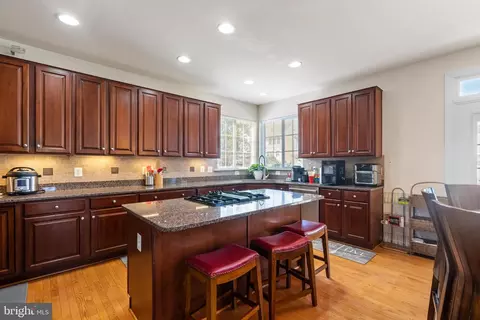6700 Grace View St, Gainesville, VA 20155 photo 2