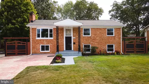 9905 Loudoun Ave, Manassas, VA 20109