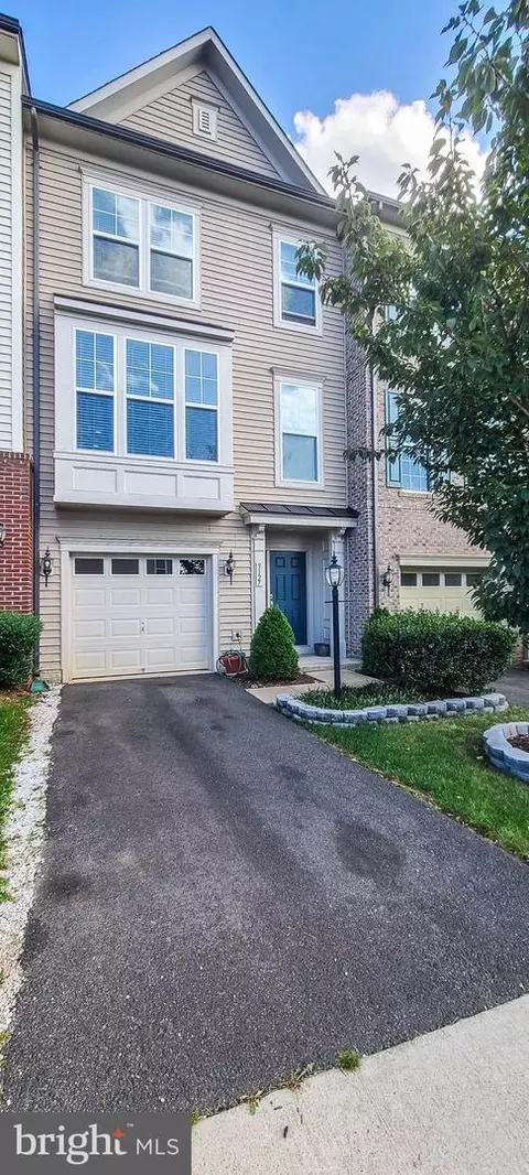9127 Balaton Lake Ln, Bristow, VA 20136