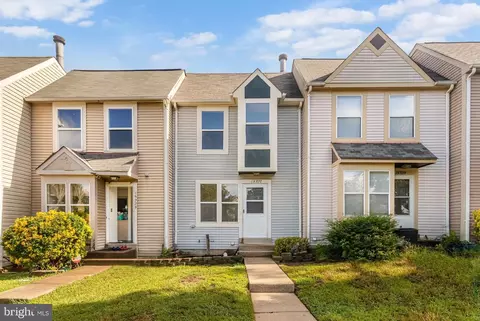 15327 Gatehouse Ter, Woodbridge, VA 22191