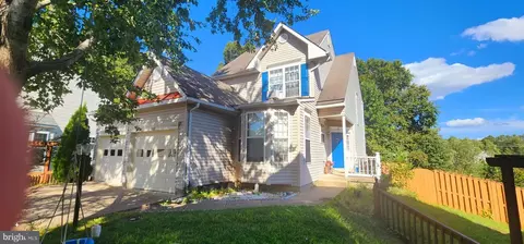 6100 Team Pl, Woodbridge, VA 22193