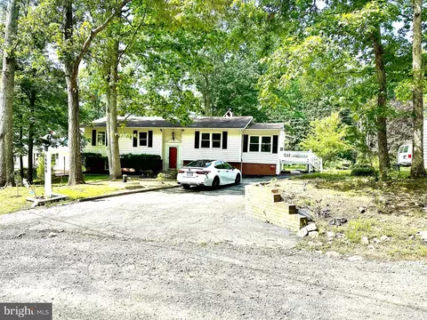 14604 Adel Dr, Manassas, VA 20112