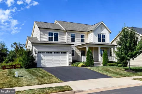 8214 Skystone Loop, Manassas Park, VA 20111