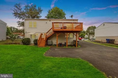 9706 Lomond Dr, Manassas, VA 20109 photo 3