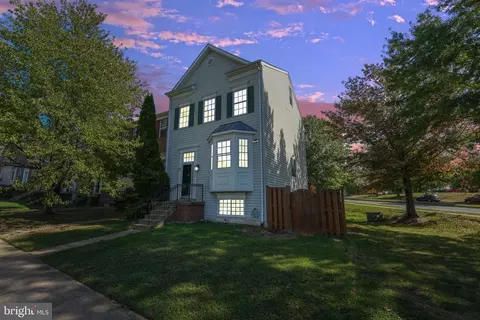 4110 La Mauricie Loop, Dumfries, VA 22025