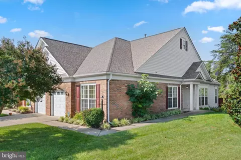 1987 Penfold Ct, Woodbridge, VA 22192