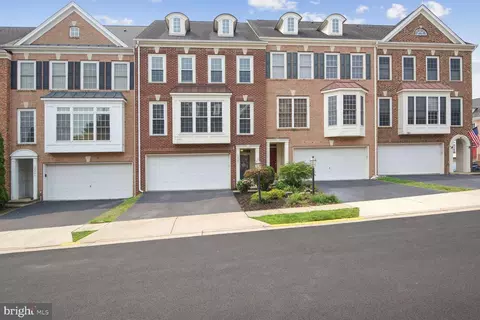 14707 Corner Post Pl, Haymarket, VA 20169