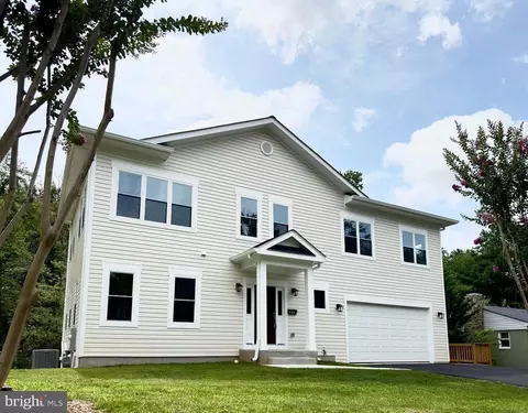 3105 Burbank Ln, Woodbridge, VA 22193