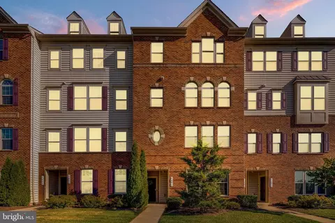 7891 Culloden Crest Ln, Gainesville, VA 20155