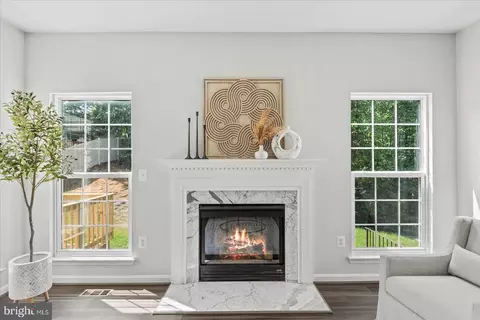2815 Myrtlewood Dr, Dumfries, VA 22026