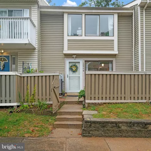 12774 Cara Dr, Woodbridge, VA 22192