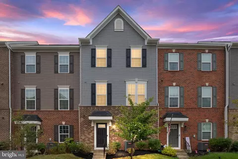 11373 Willow Green Cir, Manassas, VA 20109