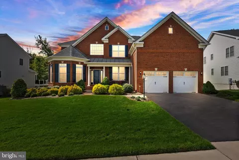 5878 Waterloo Bridge Cir, Haymarket, VA 20169
