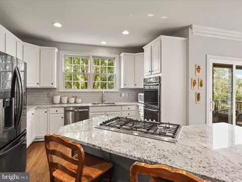5482 Lick River Ln, Gainesville, VA 20155 photo 2