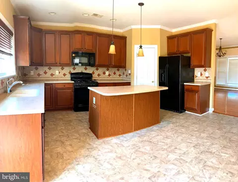 18538 Quantico Gateway Dr, Triangle, VA 22172 photo 3