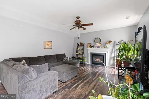 18823 Pier Trail Dr, Triangle, VA 22172 photo 9