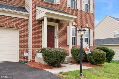 18823 Pier Trail Dr, Triangle, VA 22172 photo 2