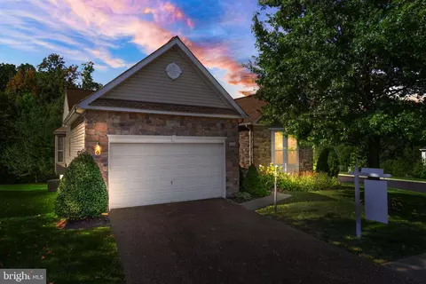 16859 Four Seasons Dr, Dumfries, VA 22025