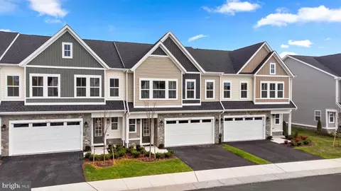 6795 Autumn Harvest Trl, Gainesville, VA 20155