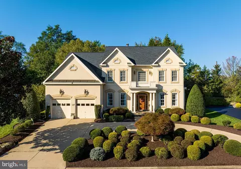 8220 Roxborough Loop, Gainesville, VA 20155