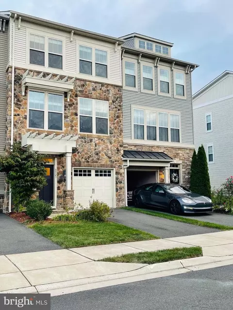 8923 Garrett Way, Manassas, VA 20112