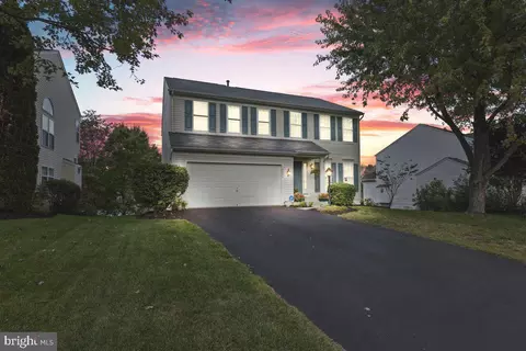 10046 Tummel Falls Dr, Bristow, VA 20136