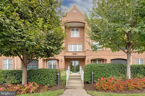 13891 Chelmsford Dr #304, Gainesville, VA 20155