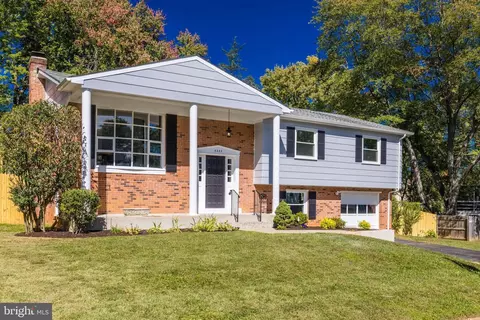 4302 Evergreen Dr, Woodbridge, VA 22193
