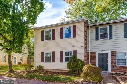7557 Whitehall Dr, Manassas, VA 20111