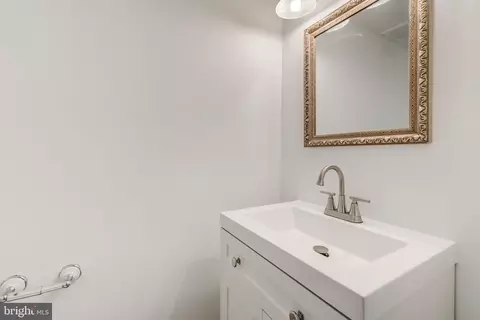 7557 Whitehall Dr, Manassas, VA 20111 photo 11