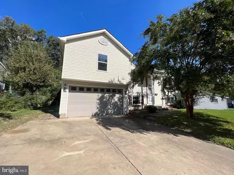 4635 Evansdale Rd, Woodbridge, VA 22193