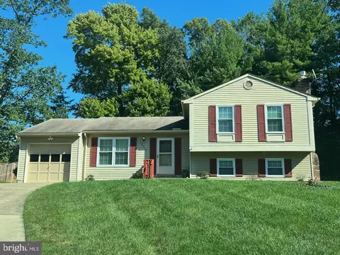 18219 Macrae Ct, Dumfries, VA 22026