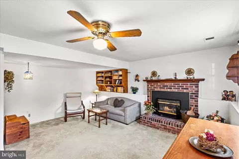 18219 Macrae Ct, Dumfries, VA 22026 photo 15