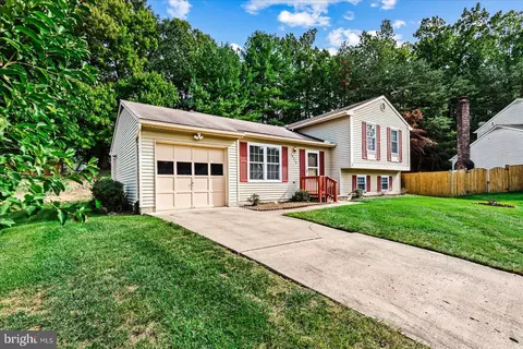 18219 Macrae Ct, Dumfries, VA 22026 photo 2