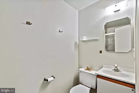 18219 Macrae Ct, Dumfries, VA 22026 photo 19
