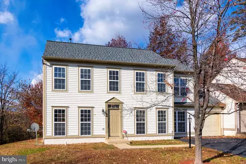 17196 Larkin Dr, Dumfries, VA 22026