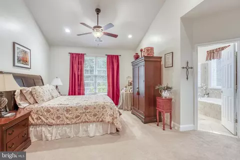 5989 Upland Meadow Ct, Gainesville, VA 20155 photo 10