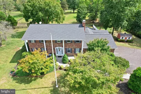15480 Turnberry Dr, Haymarket, VA 20169