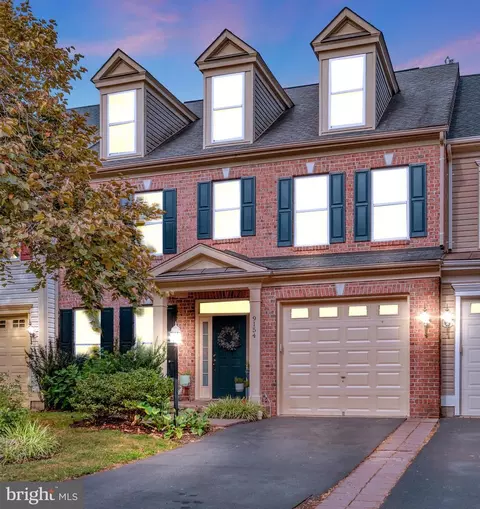 9154 Cascade Falls Dr, Bristow, VA 20136