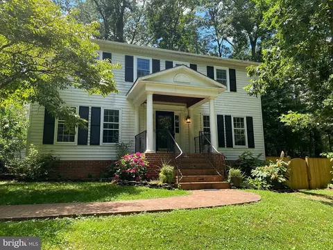 9805 Moor Green Dr, Manassas, VA 20112