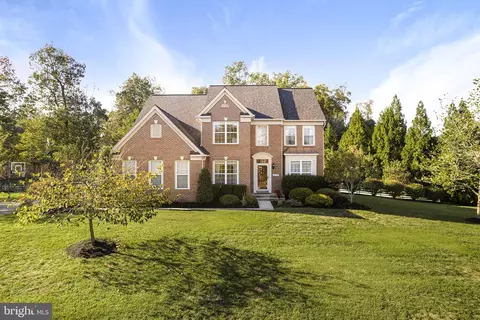 5048 Signature Ct, Haymarket, VA 20169